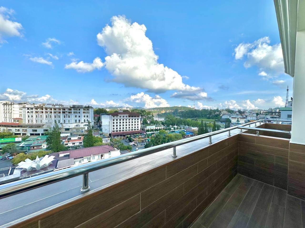 Tulip Hotel 2 Dalat Bagian luar foto