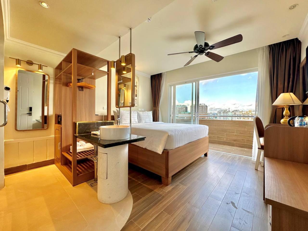 Tulip Hotel 2 Dalat Bagian luar foto