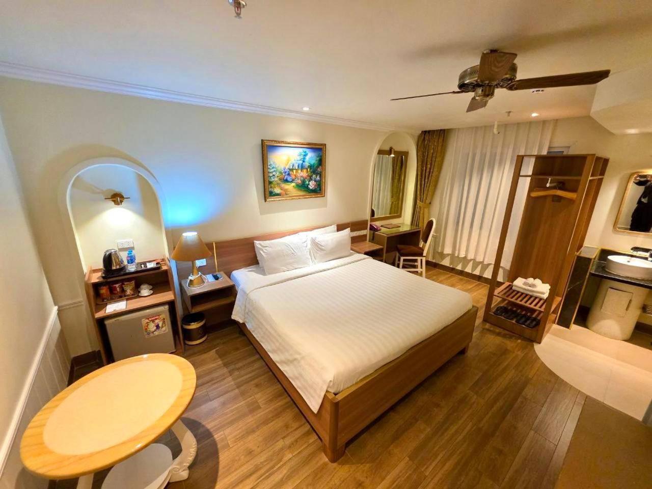 Tulip Hotel 2 Dalat Bagian luar foto