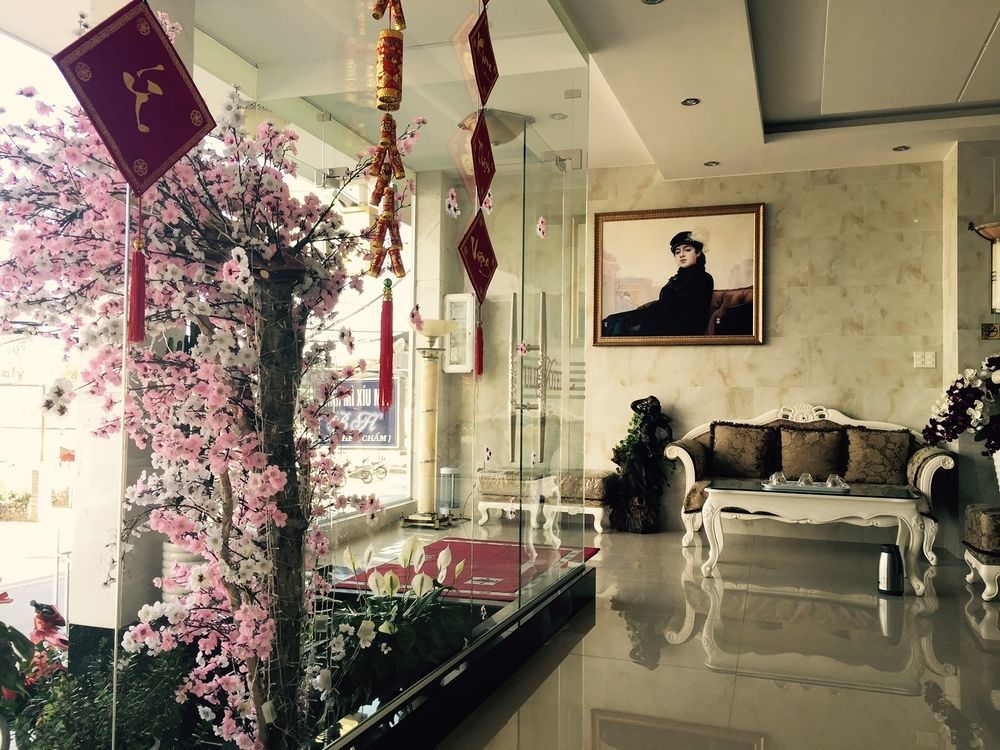 Tulip Hotel 2 Dalat Bagian luar foto