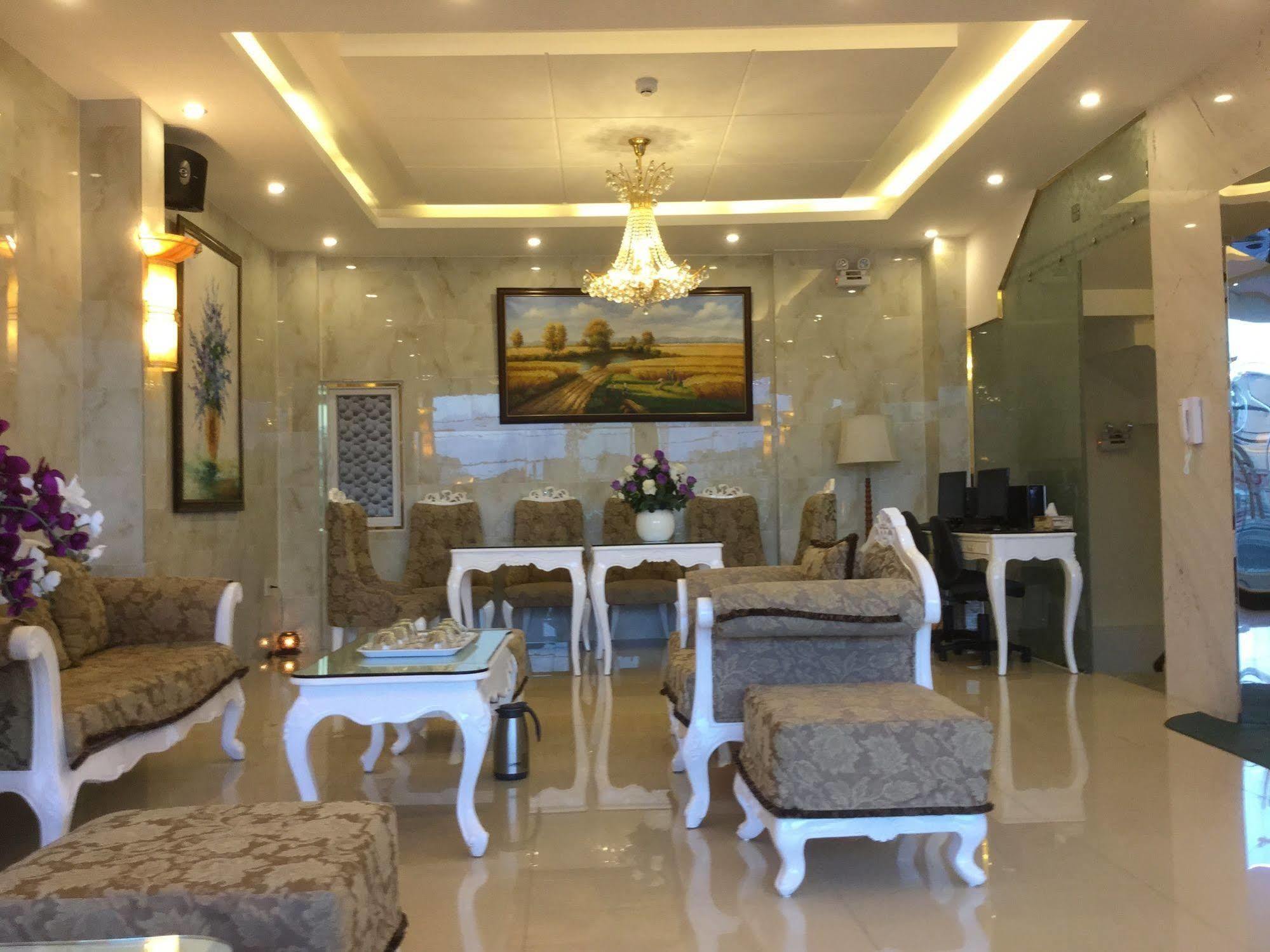 Tulip Hotel 2 Dalat Bagian luar foto
