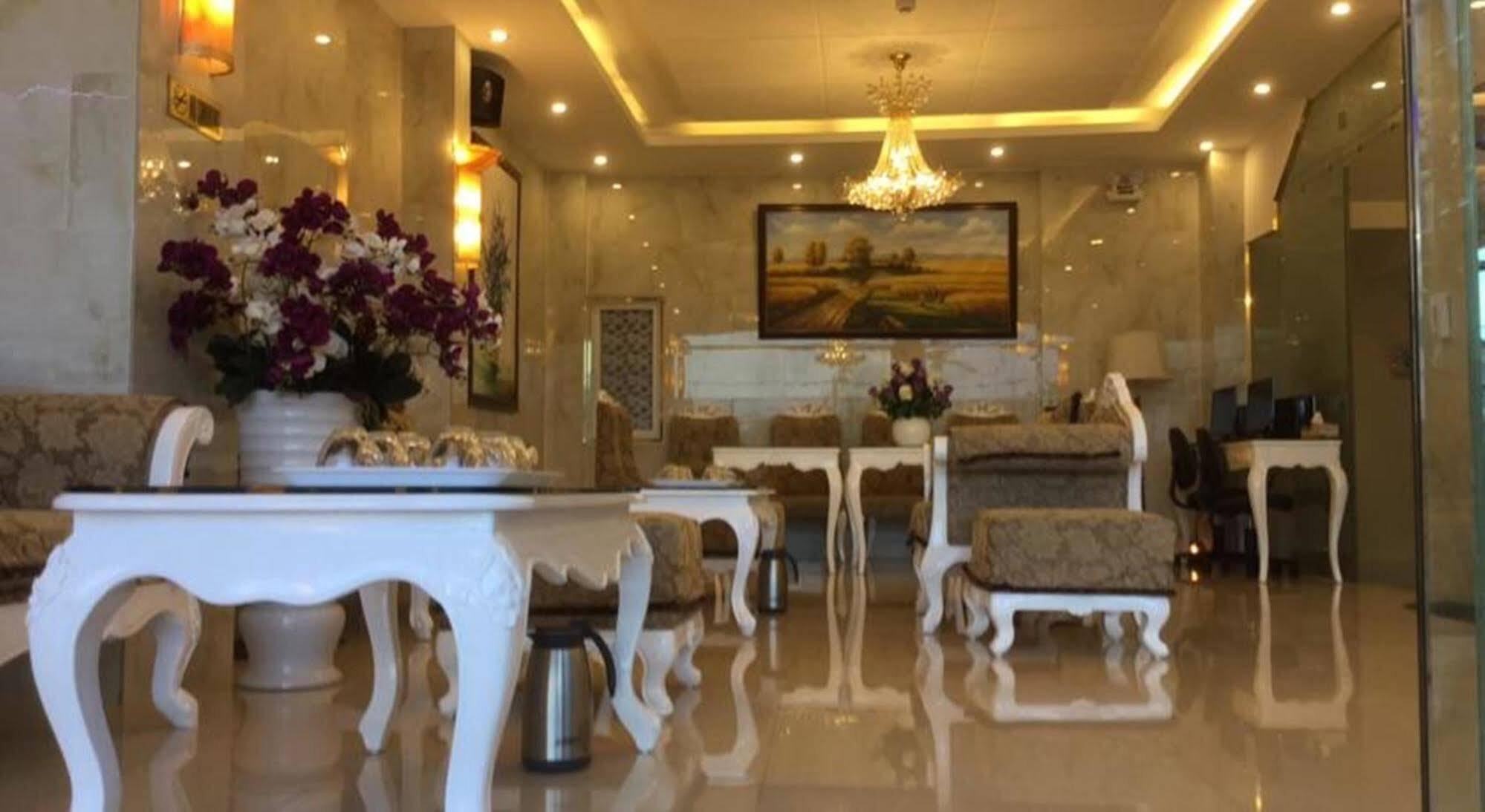 Tulip Hotel 2 Dalat Bagian luar foto